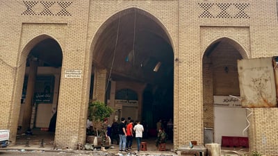 دوکاندارەکان کەلوپەلێکی زۆر لەدەرەوەی دوکانەکان دادەنێن