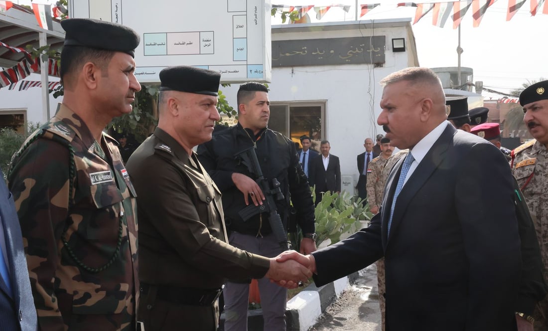 وزير الداخلية يصل إلى كربلاء على رأس وفد أمني (صور)