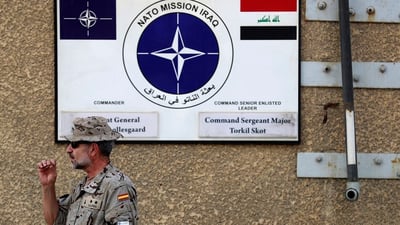 بعد تصاعد الهجمات.. الناتو يقرر مغادرة العراق مؤقتاً