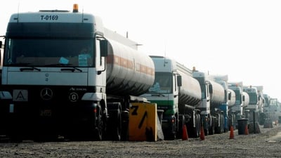 يا صهاريج العراق تجمعوا لتصدير النفط.. حل سريع لتلافي خسائر إغلاق هرمز