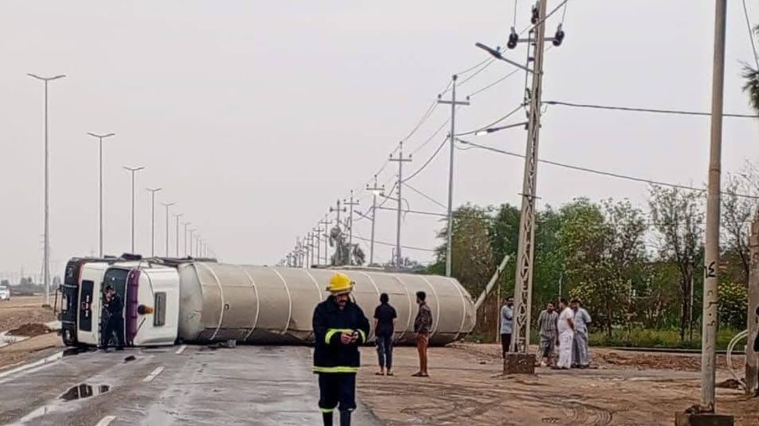 الغاز والسائق بخير.. انقلاب صهريج حكومي ممتلئ قبل وصوله الفاو (صور)