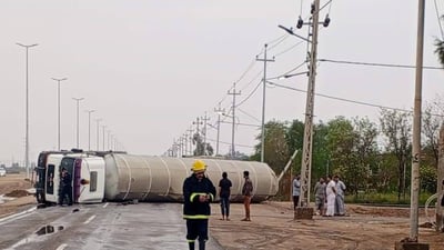 الغاز والسائق بخير.. انقلاب صهريج حكومي ممتلئ قبل وصوله الفاو (صور)
