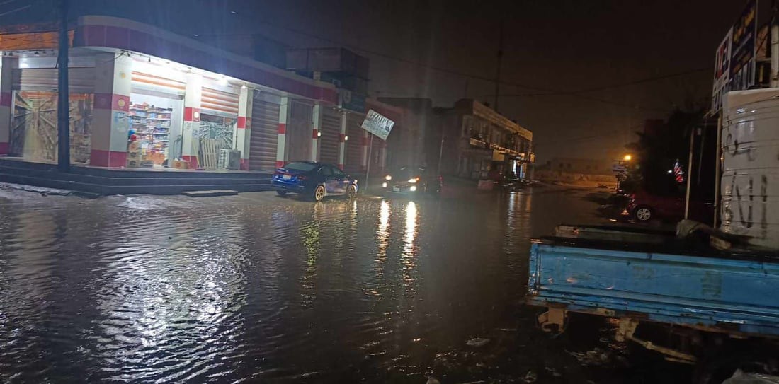 صور: أمطار غزيرة تغرق مناطق الحلة.. والمجاري تدفع كل آلياتها إلى الشوارع