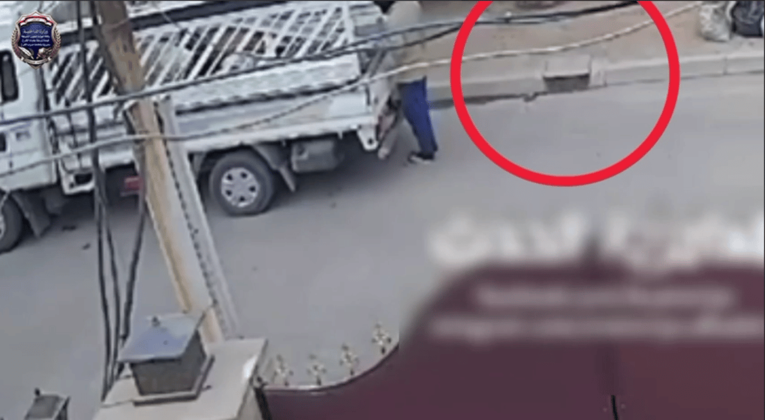 الإطاحة بسارق أغطية “منهولات” الخضراء.. كاميرات المراقبة رصدت عملياته