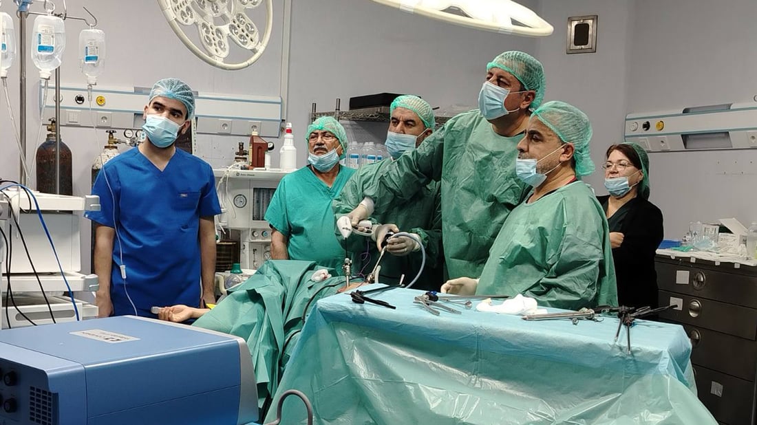 ئامێرێکی نوێی نەشتەرگەری هەناوبینی (ناظور) بۆ تەندروستی کۆیە دابینکرا