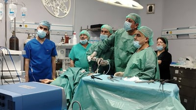 ئامێرێکی نوێی نەشتەرگەری هەناوبینی (ناظور) بۆ تەندروستی کۆیە دابینکرا