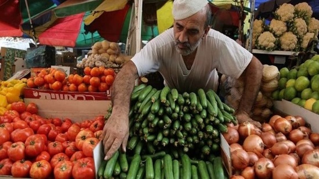 الاجراءات الأمنية ترفع أسعار الخضروات والفواكه في المنصور