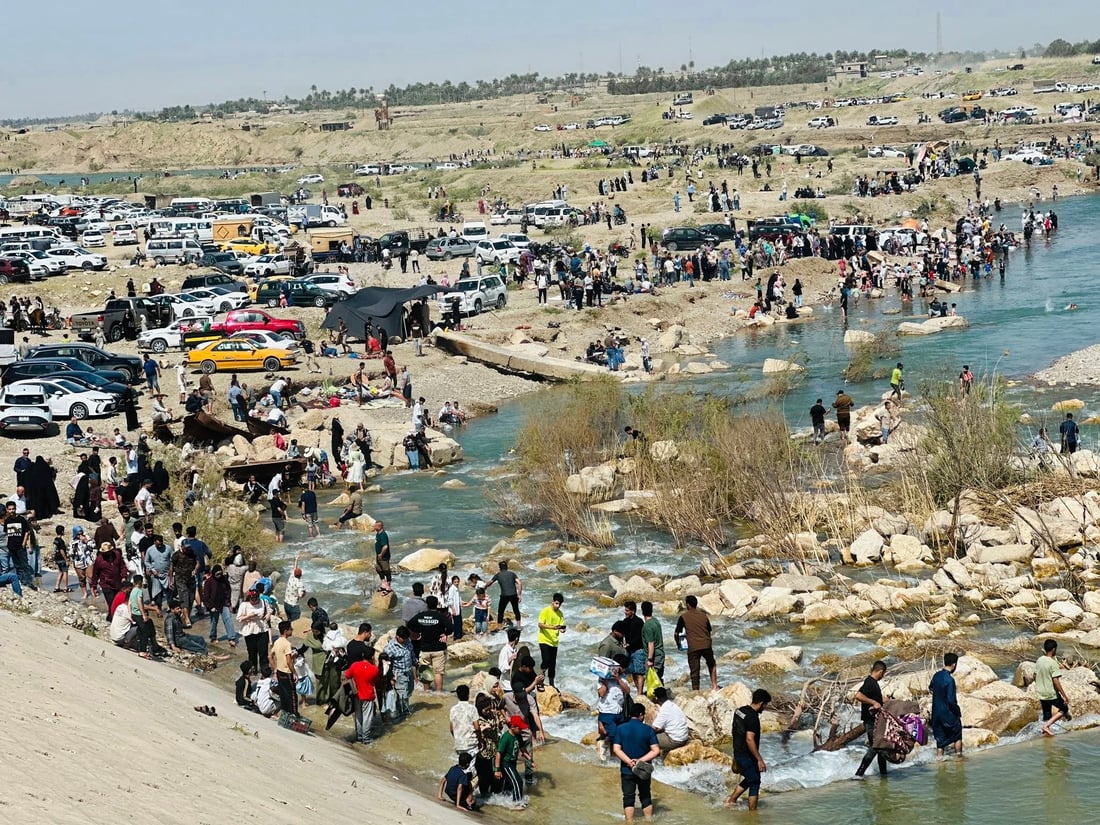 صور: آلاف السياح يستمتعون بأجواء سدة الصدور.. حتى الصينيين جاؤوا