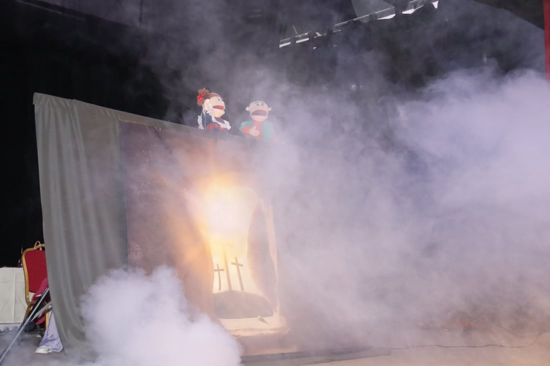 صور: مسرح دمى في عينكاوة احتفالاً بعيد الأم ونوروز والأطفال رقصوا كثيراً