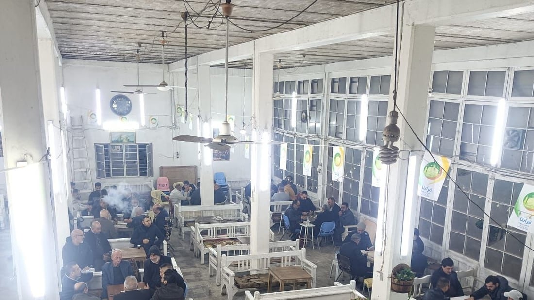 كان يضم ركناً لأهل كربلاء.. صور من مقهى محمد غايب في الأعظمية بشروطه الصارمة!