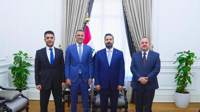 الزيدي يستقبل يونس محمود ويبحث استعدادات المنتخب للمونديال