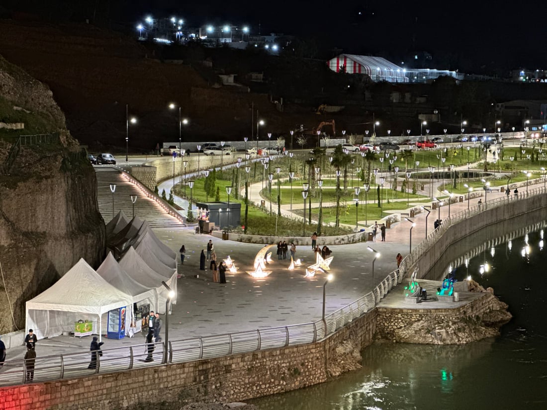 صور من ليالي رمضان الساحرة على ضفة الخابور في زاخو.. العوائل تتنزه قبل السحور