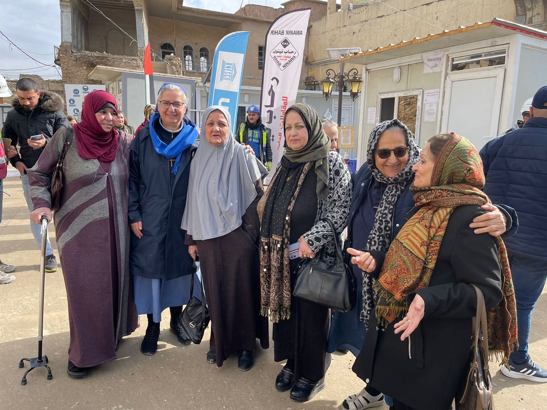 عدسة 964 توثق لحظات مؤثرة.. راهبات ومسلمات يجتمعن بعد طول فراق في الموصل