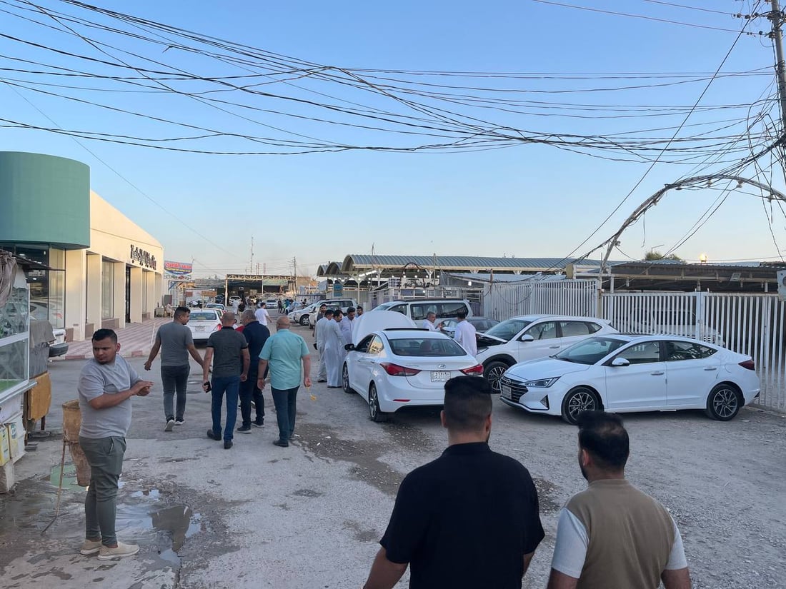النجفيون يفضلون سيارات الخليج البيضاء والأسعار أغلى بـ 1000 دولار (صور)