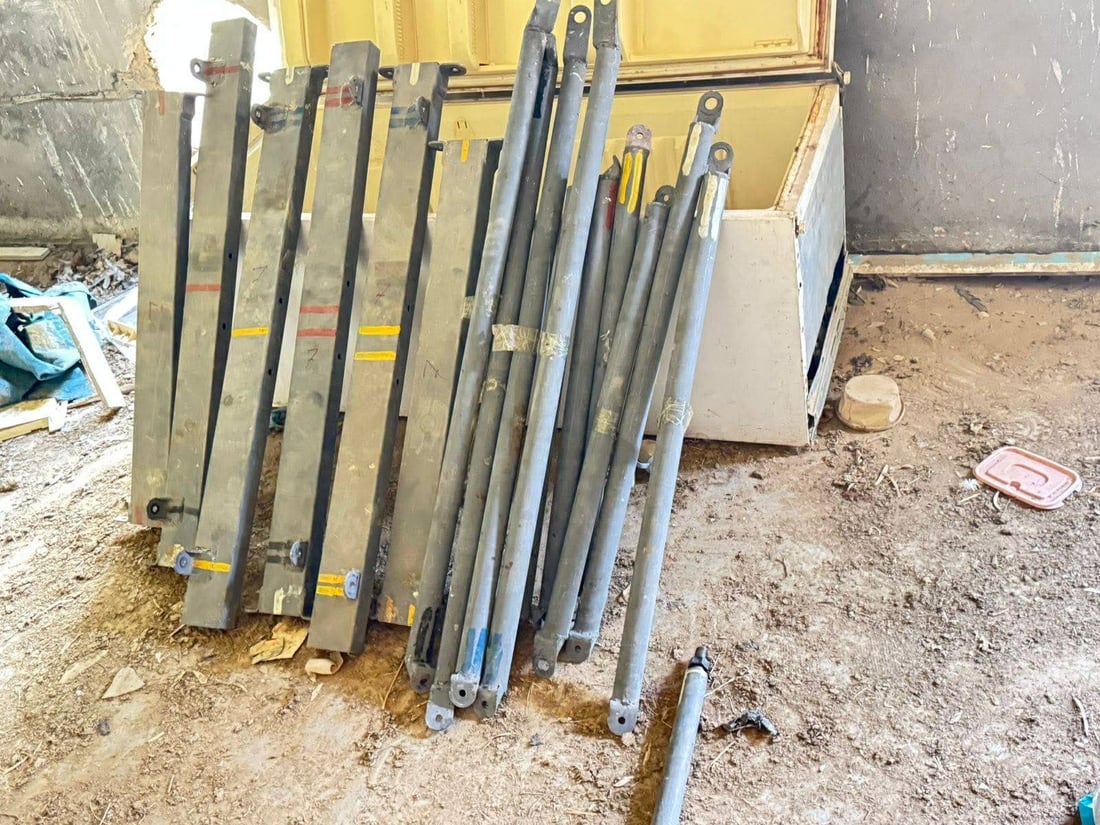 چەند کەرەستەیەکی موشەک هاویشتن دەستی بەسەرداگیرا