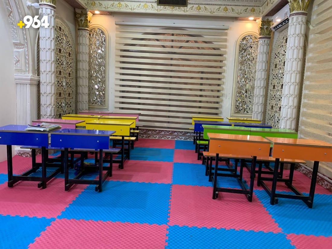 صور: أطفال الأعظمية لا يلعبون في الشوارع.. سباحة ودروس تقوية في “بيت المواهب”