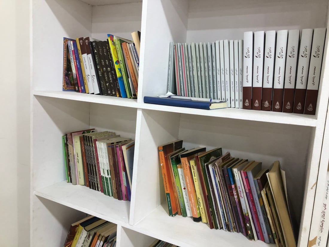 گرووپێک كتێب بۆ خوێنەران  بەخۆڕایی دابین دەكەن و سەوداش دەكەن