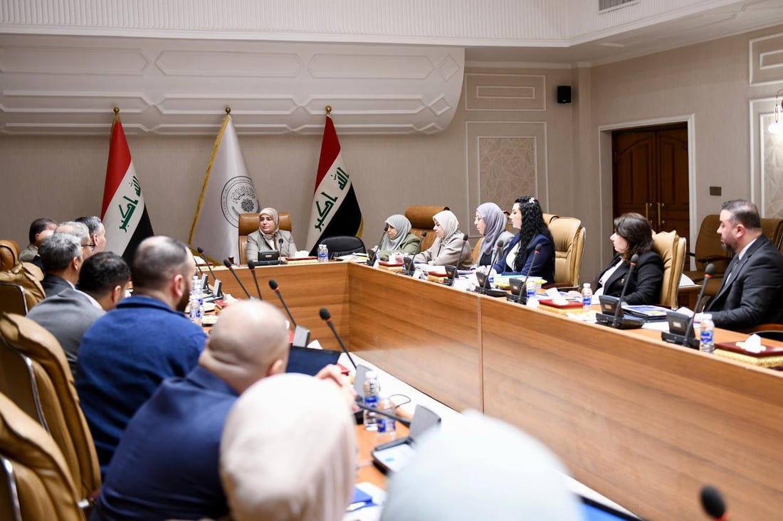 وزيرة المالية تبحث مع “إرنست ويونغ” إعادة هيكلة المصارف وقطاع التأمين