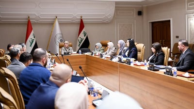 وزيرة المالية تبحث مع “إرنست ويونغ” إعادة هيكلة المصارف وقطاع التأمين