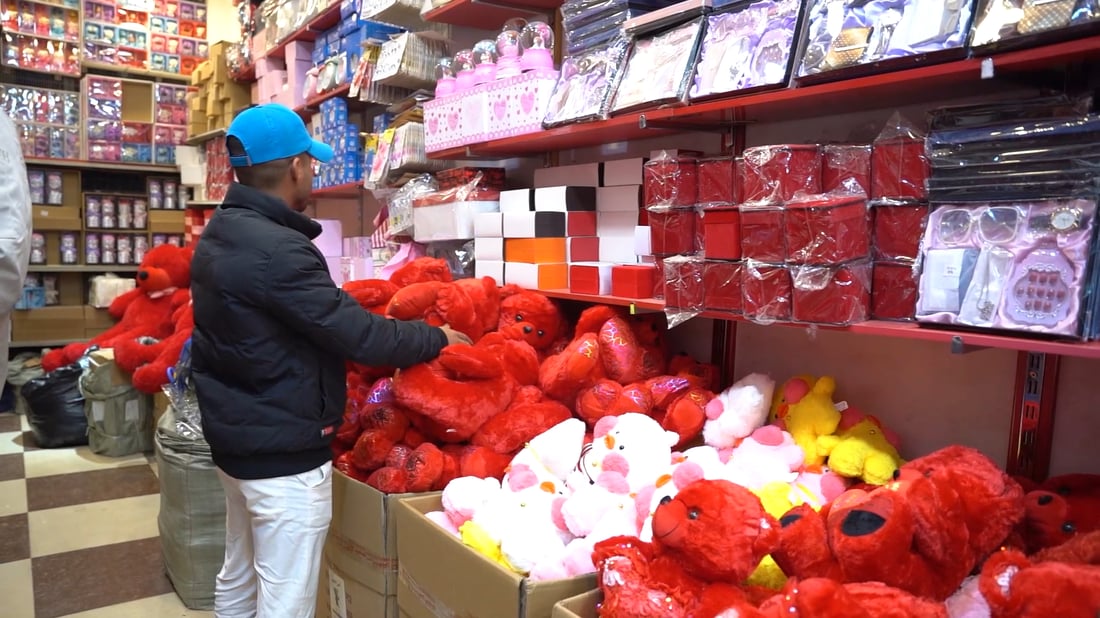 Markets surge ahead of Valentine’s Day in Hamdaniya