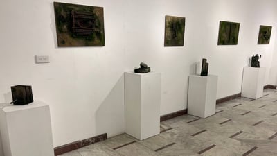“أشياء سقطت من حرب ما”.. قاع النهر معرض مبتكر لزياد جسام (صور)