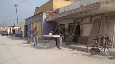 صور: أحياء الحلة تغص بالورش الصناعية.. الأهالي يشكون من الضوضاء والحكومة ترد