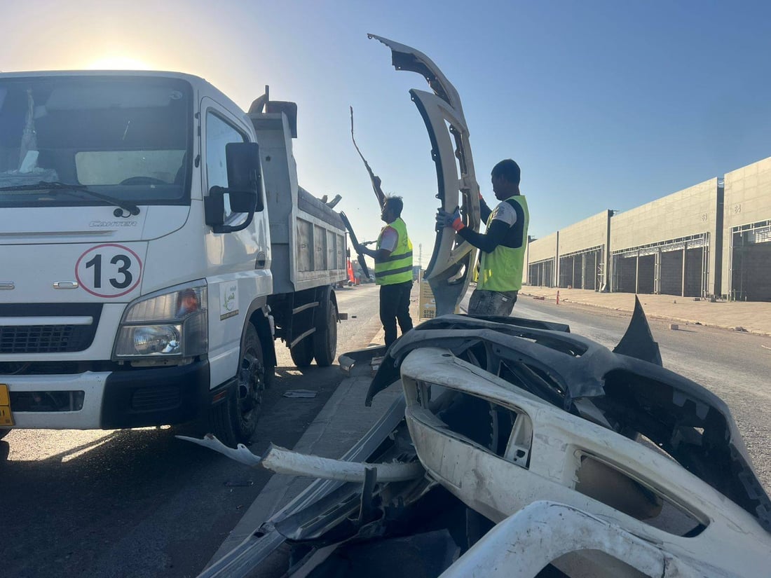 ژینگەپارێزان پاكی دەكەنەوە و كاسبكار و هاوڵاتیانیش پیسی دەكەنەوە