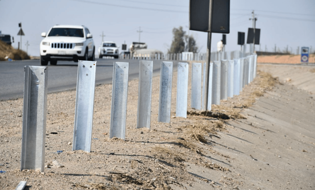 بەربەستی ئاسنین بۆ رێگای بانی مەقان دادەنرێت