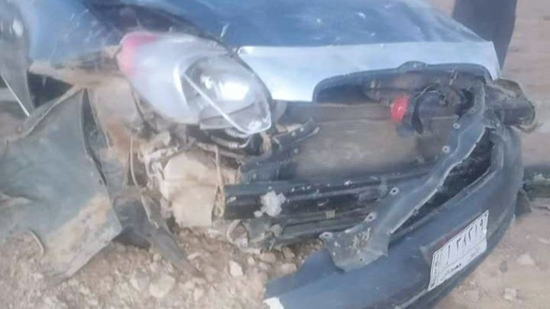 صور: مزاح ثقيل ينتهي بانقلاب سيارة وإصابة 5 أصدقاء في هيت
