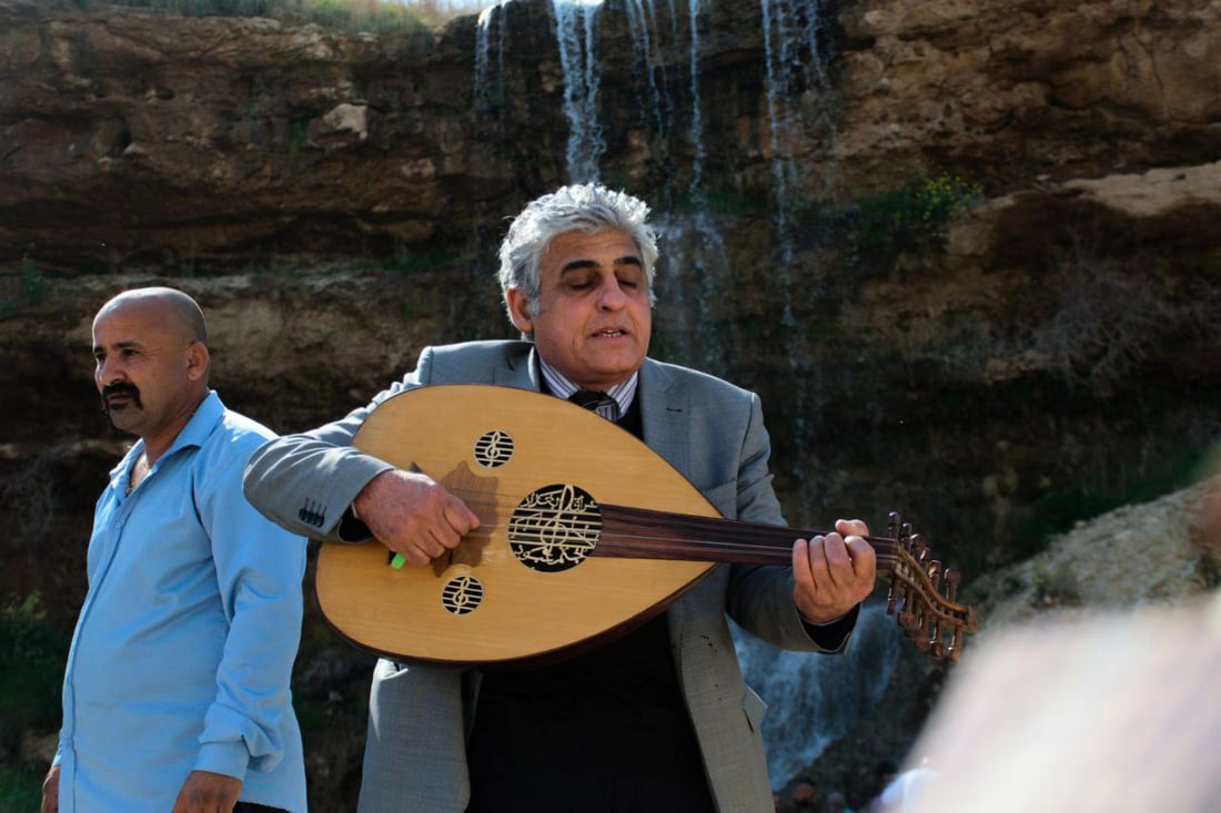 صور: 300 سائح يتنقلون بين شلالات البغدادي ونواعير هيت ومتحف الحاج حمدي