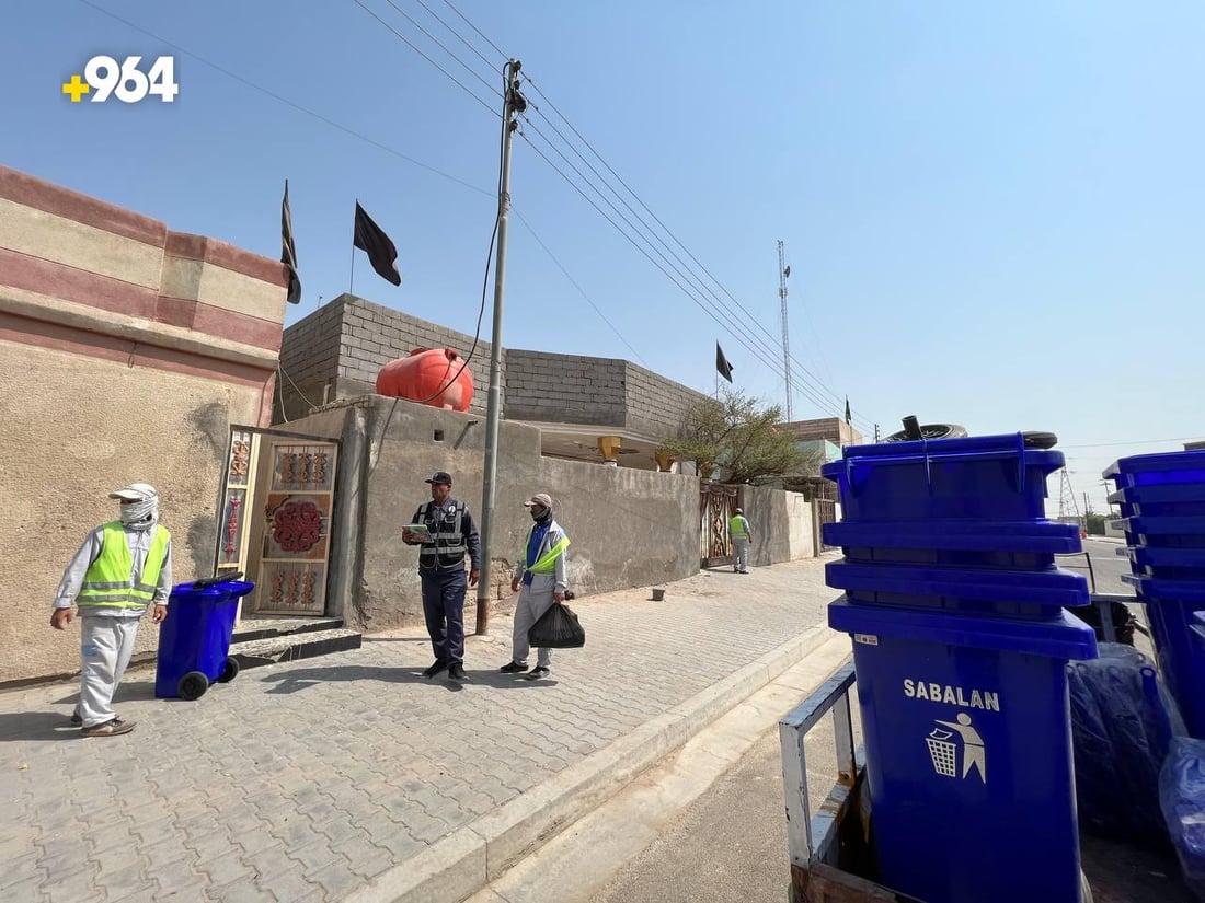 ماذا نفعل أكثر حتى لا ترموا النفايات؟.. سفوان توزع حاوية وأكياساً لكل عائلة (صور)