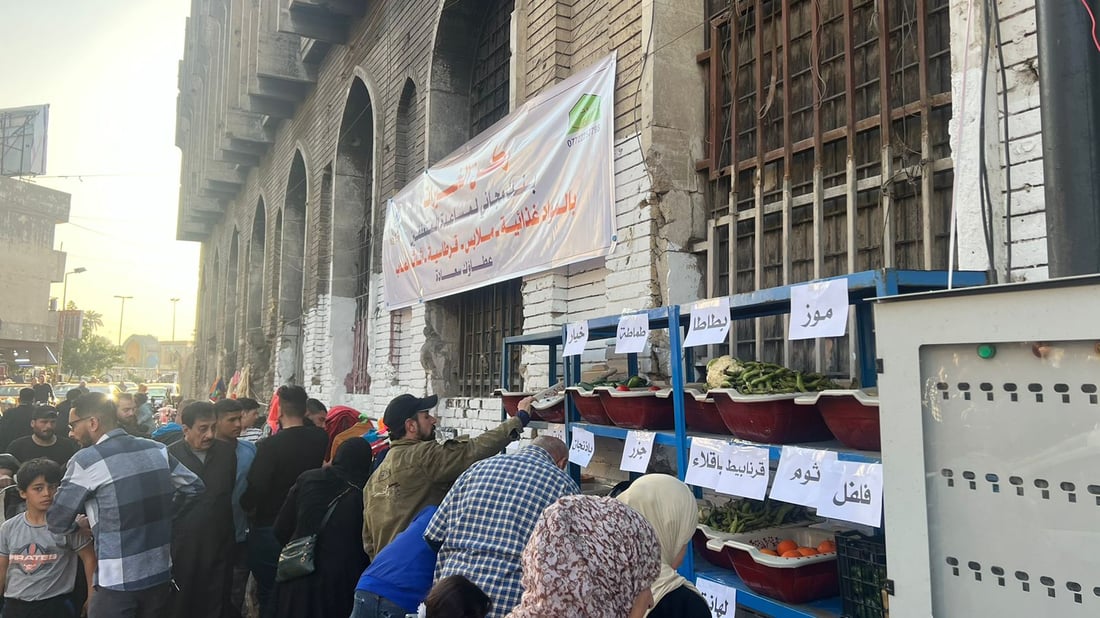 صور من الأعظمية: أهل الخير افتتحوا “ركن الخيرات”.. أغذية ولعب أطفال وحتى أثاث