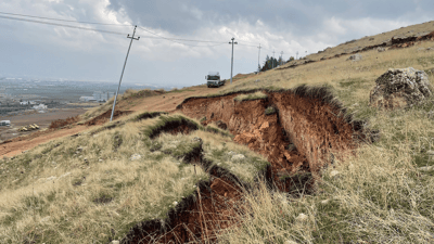 به‌شێكی شاخی تاسڵوجه‌ هه‌ره‌سی هێناوه‌ و مه‌ترسی دروست كردووه‌