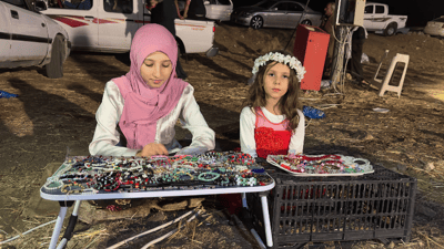 دوو خوشک بە کاری دەستی بەشداری فێستیڤاڵەکەی زەڵێیان کردووە