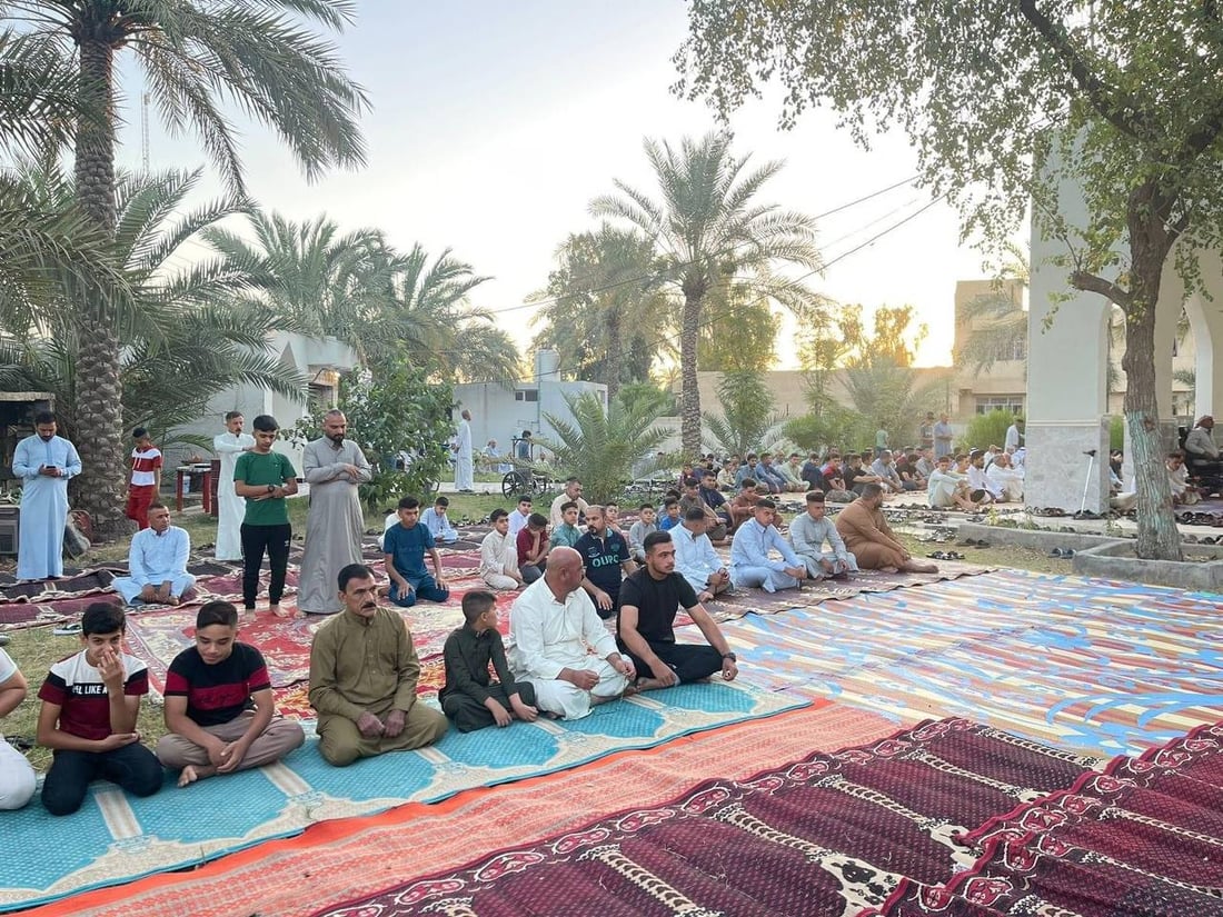 صور: جامعا السادة والشافعي في بعقوبة لم يسعا الحضور في صلاة العيد