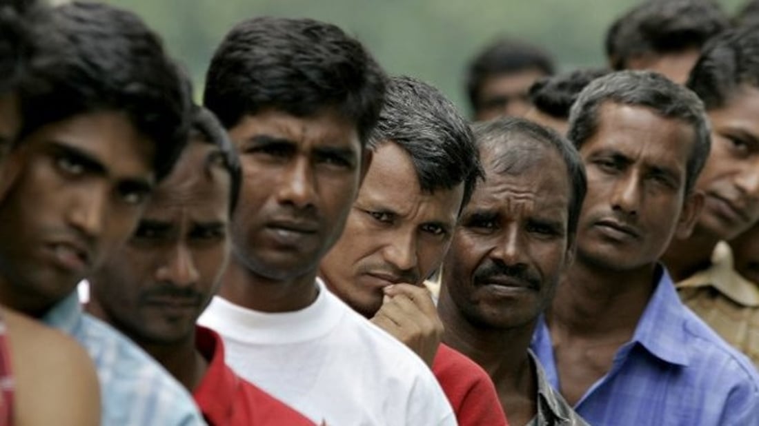 العراق يرحّل 34 ألف عامل أجنبي خلال العامين الماضيين