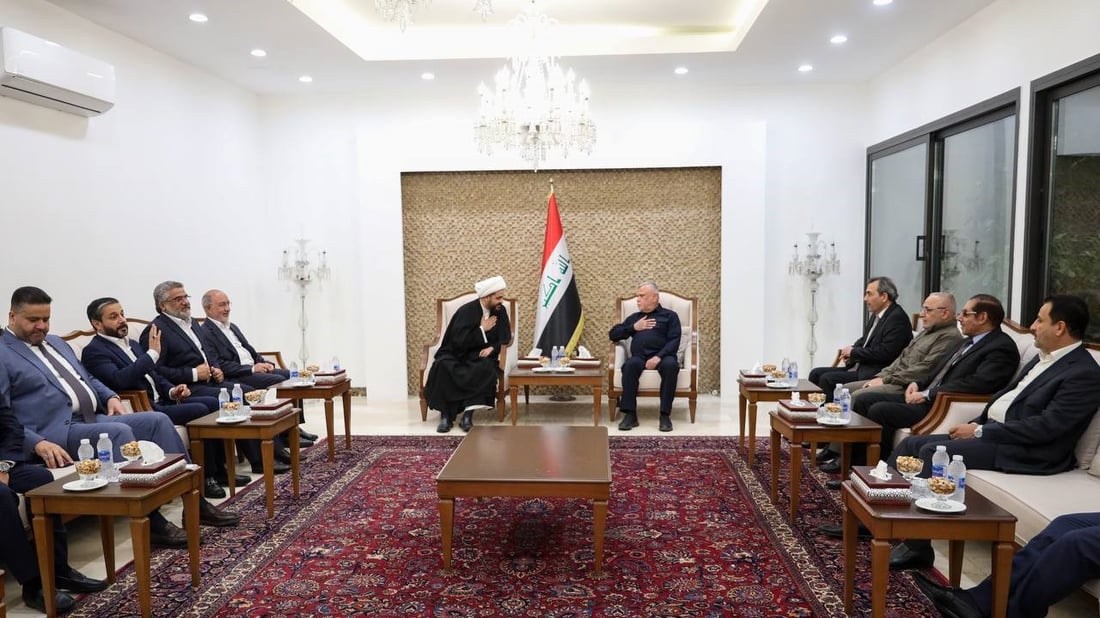 صور: قيس الخزعلي يترأس وفداً من العصائب بينهم وزير التعليم للقاء هادي العامري