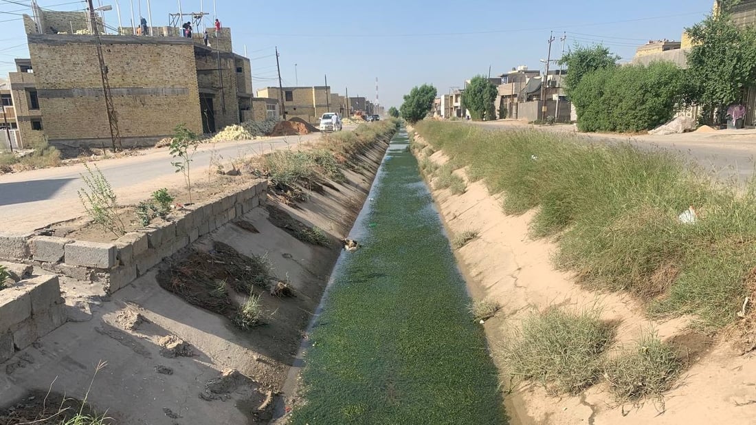 “أم العصافير” البغدادية تشرب من دجلة بلا تصفية.. مناعتنا تقل ونخشى الأمراض