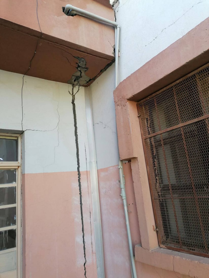 قوتابخانەی خاک لە چەمچەماڵ درزی وای تێدایە هیچی نەماوە بڕوخێ