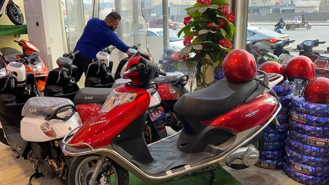 سريعة وبلا لوحات.. “الذبانة” النارية الأكثر رواجاً بين شباب الناصرية (صور)