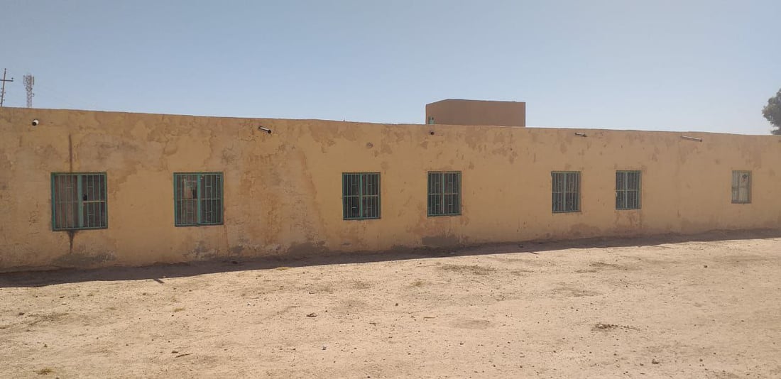 هيت: دعوات لهدم مدرسة للبنات من عهد البكر (صور)