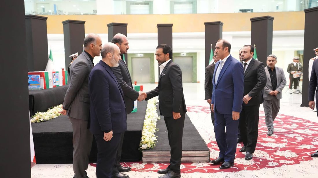 صور: الحلبوسي يقف على جنازة رئيس إيران لقراءة الفاتحة وتقديم التعازي