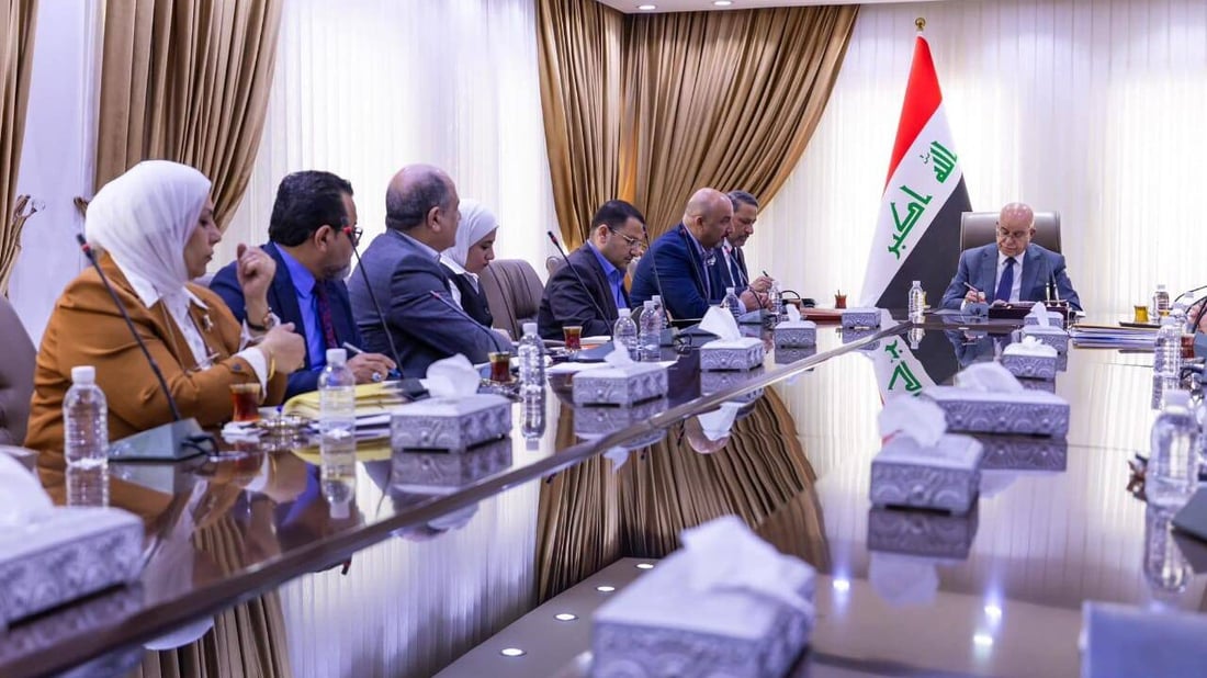 وزير الصحة يوجه بمتابعة المخزون الدوائي ورفع كفاءة التجهيز