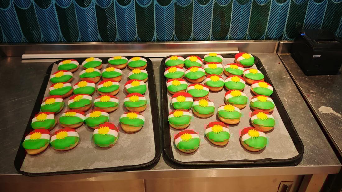 چێشتخانەیەک بەشێوازێکى جیاواز یادى رۆژى ئاڵا دەکەنەوە