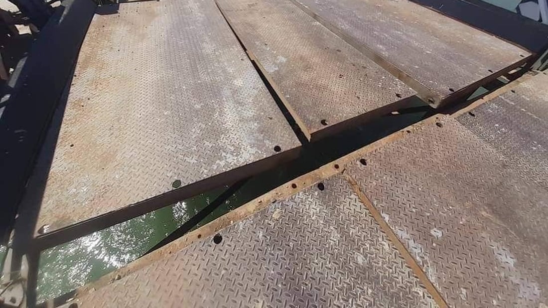 فرحة بيجي استمرت 6 ساعات فقط.. افتتح الجسر صباحاً وانهار ظهراً (صور)
