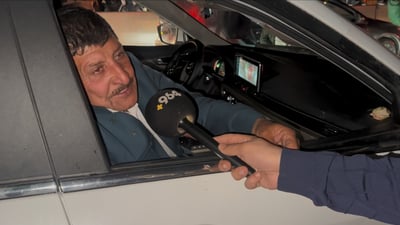 هاوڵاتیانی كەمپی دارەشەكران دڵنەوایی باوکی شەهید ئەحمەد دەدەنەوە