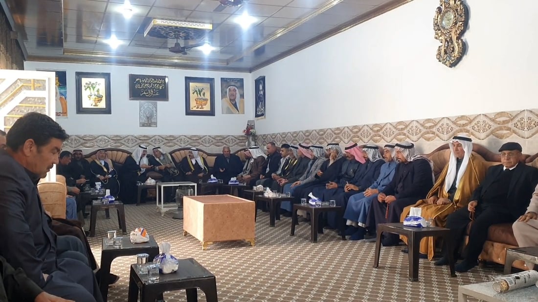 خلفاً لوالده.. الدليم تنصب حبيب أحمد شيخاً لعشيرة آل سفر في تلعفر (صور)
