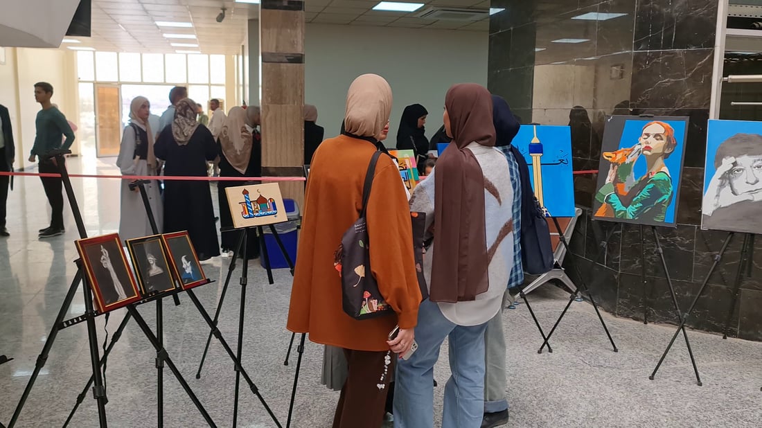 صور: طين السماوة ولغة سومر.. جامعة المثنى تستعرض مواهب طلابها في معرض فني