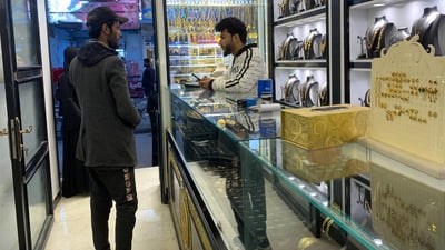 أبو غريب: التهادي والاستثمار يرفعان الطلب على شراء المصوغات الذهبية