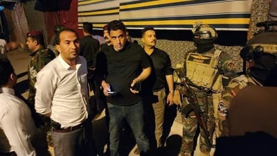 فيديو: “الوحش الأصفر” يباغت سوق الحلة ليلاً.. حملة لرفع التجاوزات بقيادة المحافظ